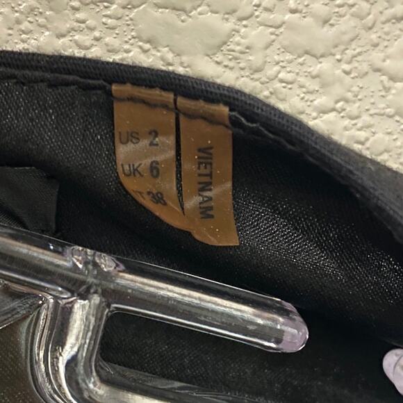 Tahari‎ black dress size to zipper back - Picture 4 of 9